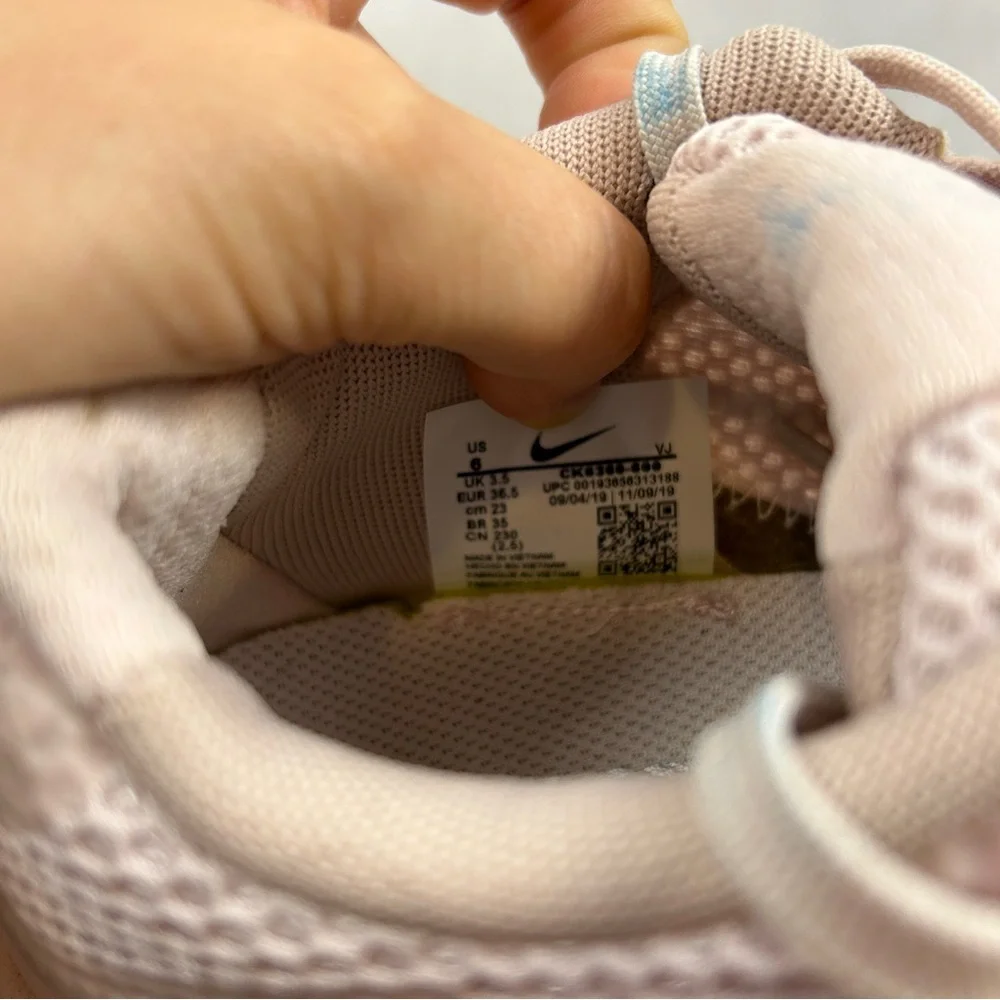 NIKE Renew Pink Running Shoes Size 6 Lace Up Gym Athleisure Comfort Lightweight - Picture 7 of 8